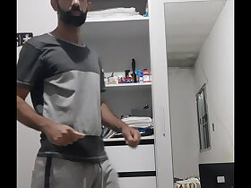 Quer vir dormir comigo e sentir o tamanho do trabuco todo no seu rabo