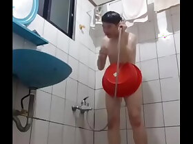 台灣男孩洗澡直播