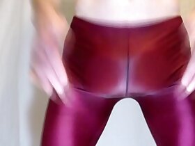Fucking a sponge in tight oiled lycra shorts