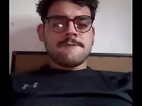 MOSTRANDO O RABÃO E LEITANDO / cum and ass