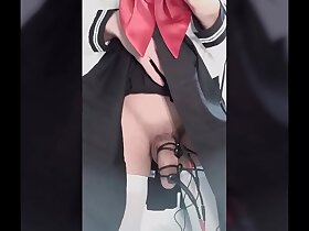 伪娘初次尝试电击射精