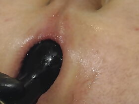 round buttplug gaping