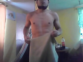 Mi pene saliendo de la ducha