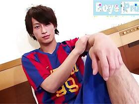 期待の新星スリ筋のサッカー青年がホテルでエロオナ！japanese gay porn