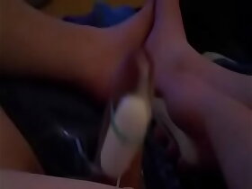 A lot of cum after half an hour vibrating