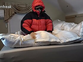 Humping Marmot Parka On Silk Comforter With Cumshot Ending